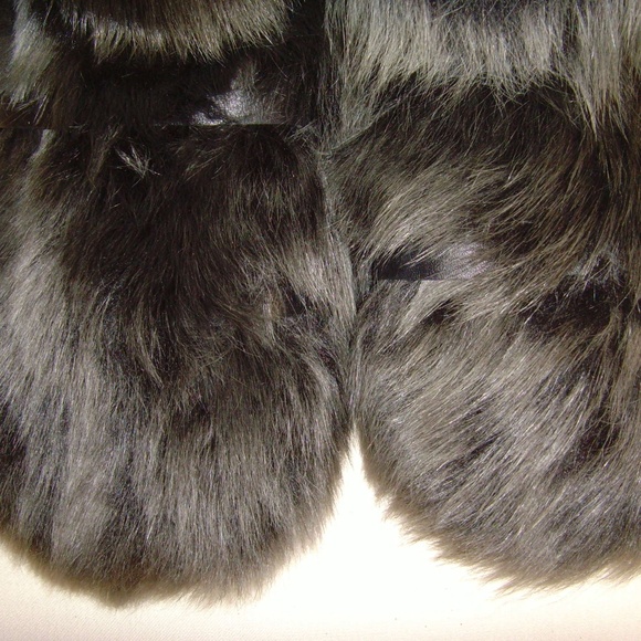 Stuart Weitzman Fur Ankle Boots NWOT - Size 9 - Picture 11 of 14